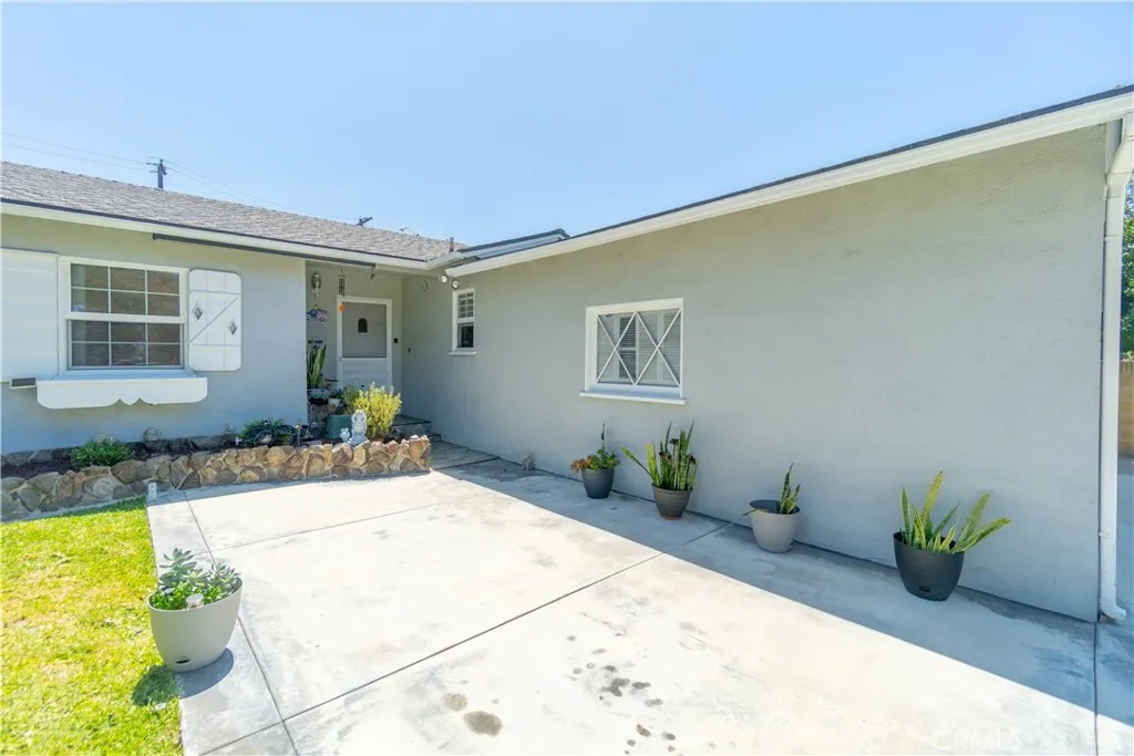 2501 Deodar, Santa Ana, CA 92705 - Photo 4 of 50, Santa Ana, CA