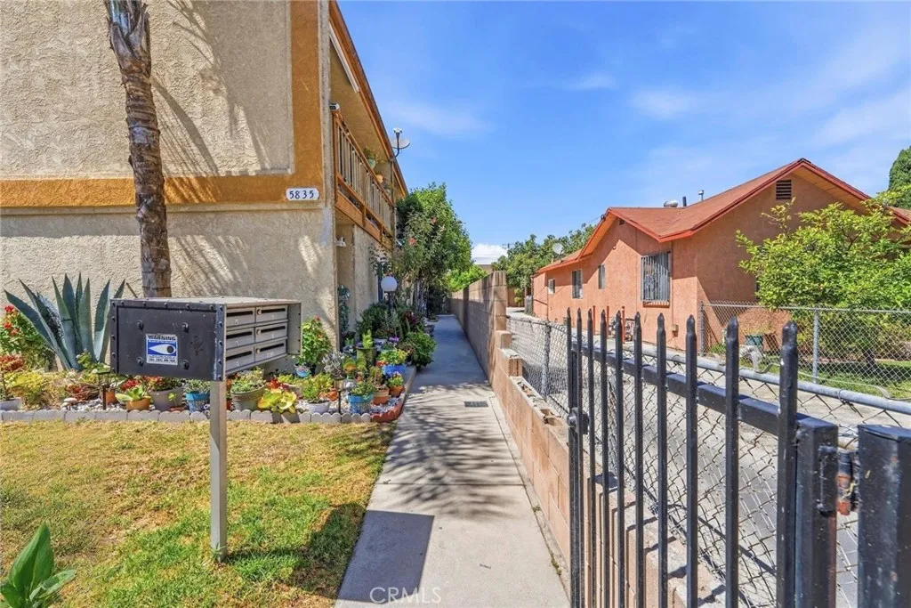 5835 Gotham St. #d, Bell Gardens, CA 90201 - Photo 4 of 38, Bell Gardens, CA