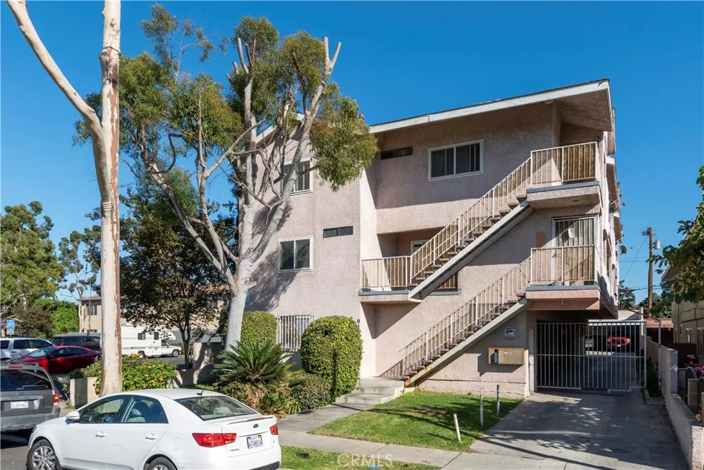 Inglewood, CA 90301