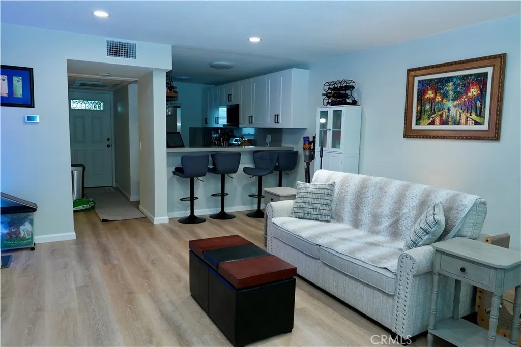 7101 Farralone Unit 113, Canoga Park, CA 91303 - Photo 5 of 39, Canoga Park, CA
