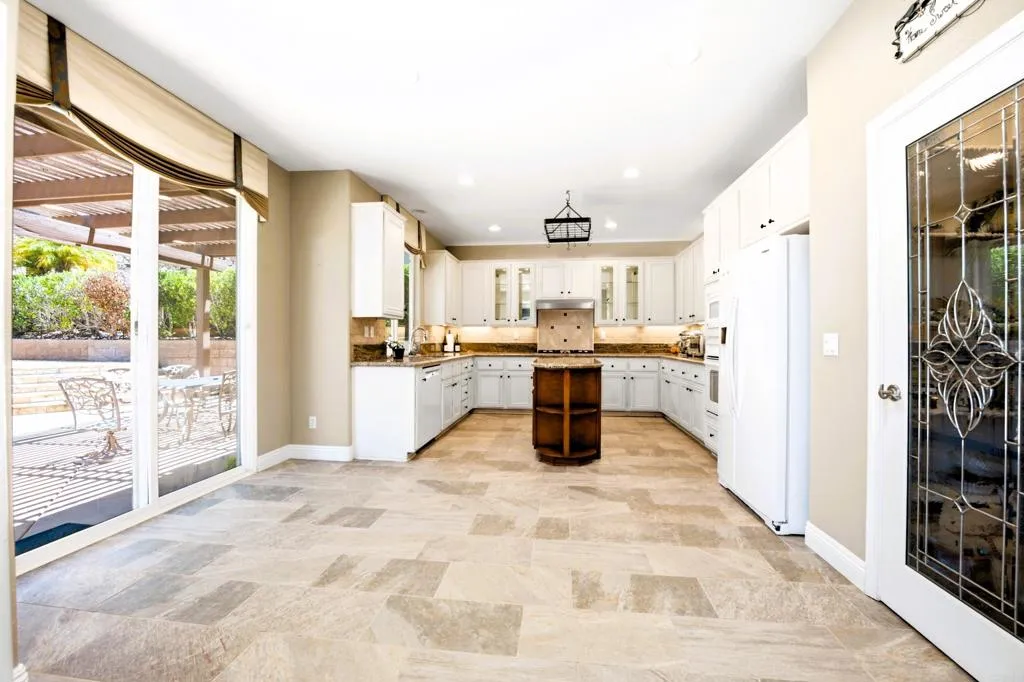 https://cdn.realtyfeed.com/cdn/127/306766090/1beccf9ff9bd8681c7b785ad9bf83afd.webp