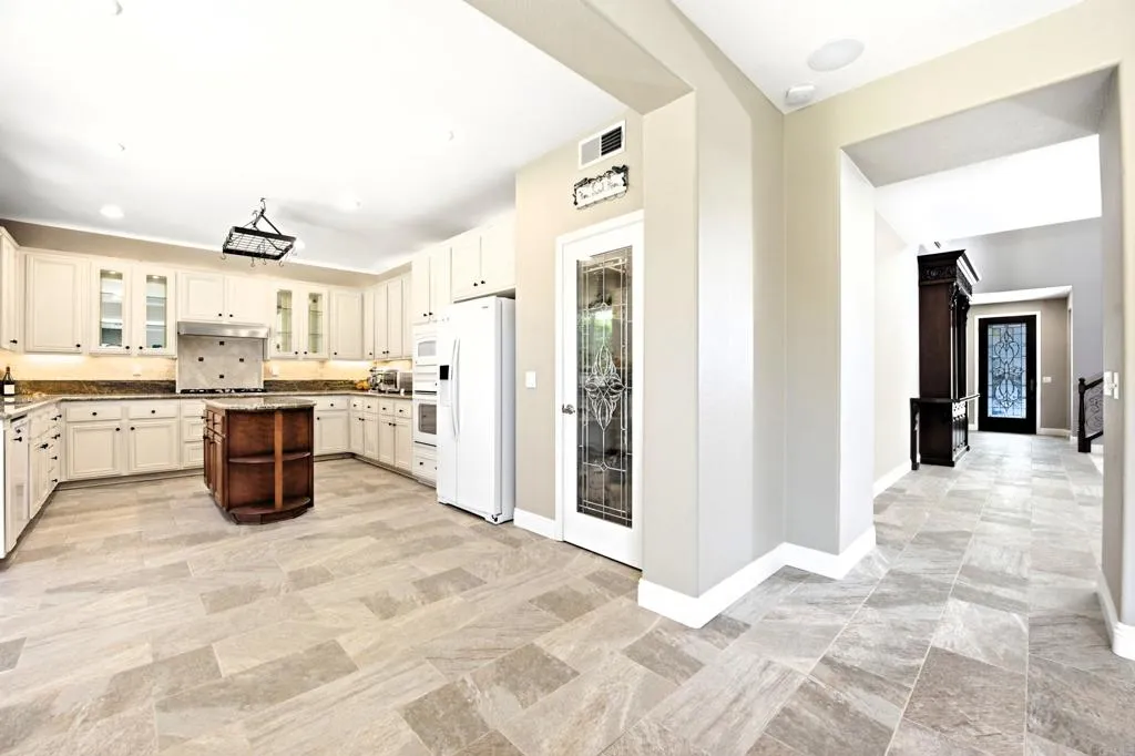 https://cdn.realtyfeed.com/cdn/127/306766090/7ff166061b7dcc75d3a707c95be3c275.webp