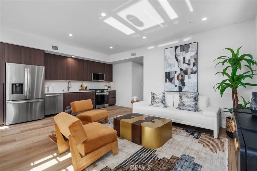 150 S Oak Knoll Avenue Unit 205, Pasadena, CA 91101 - Photo 4 of 22, Pasadena, CA