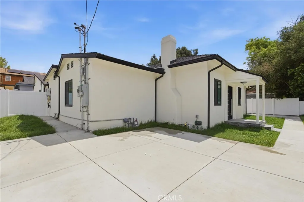 10012 Plainview Avenue, Tujunga, CA 91042 - Photo 5 of 36, Tujunga, CA