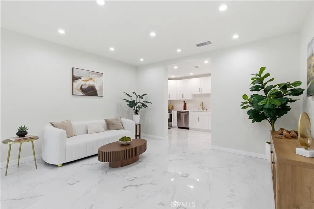 10012 Plainview Avenue, Tujunga, CA 91042 - Main photo, Tujunga, CA