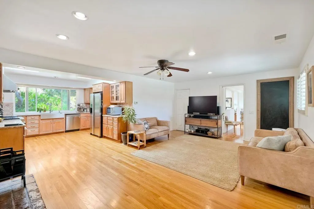 https://cdn.realtyfeed.com/cdn/127/306766183/06b2866878210b4a31878070c0f6b282.webp