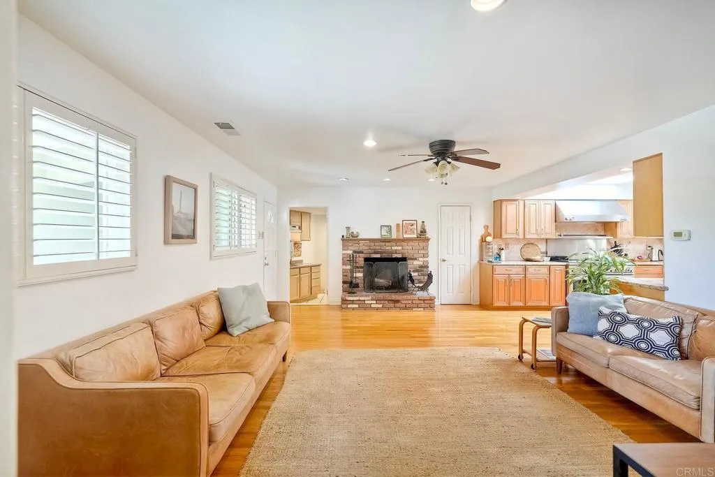 https://cdn.realtyfeed.com/cdn/127/306766183/56c9d90604cba9b3e4aceb1eedce2970.webp