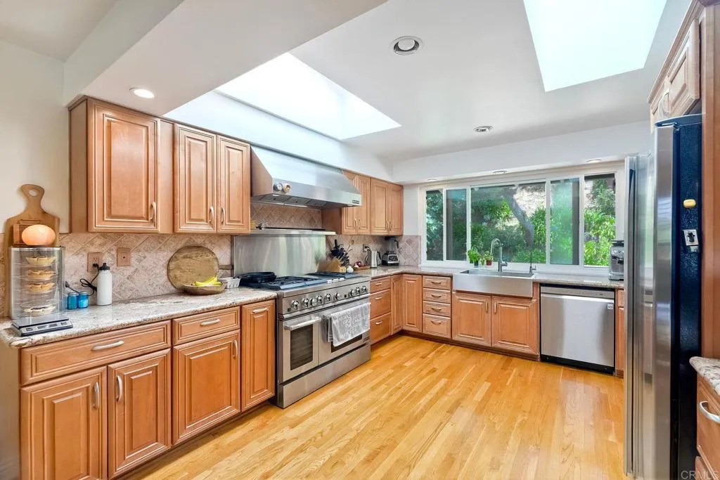 https://cdn.realtyfeed.com/cdn/127/306766183/cbf3cea0de6f2c7519f488e73294309c.webp