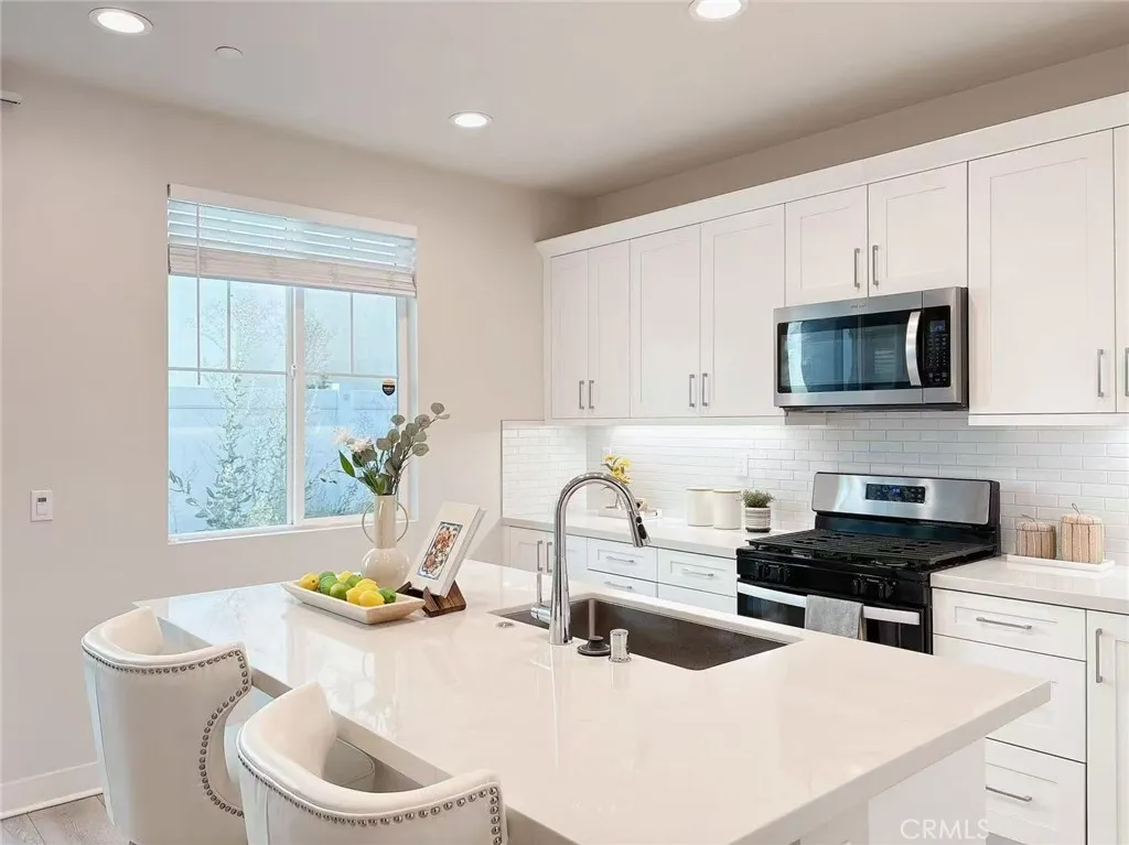 4252 S Heather Privado, Ontario, CA 91761 - Photo 4 of 12, Ontario, CA