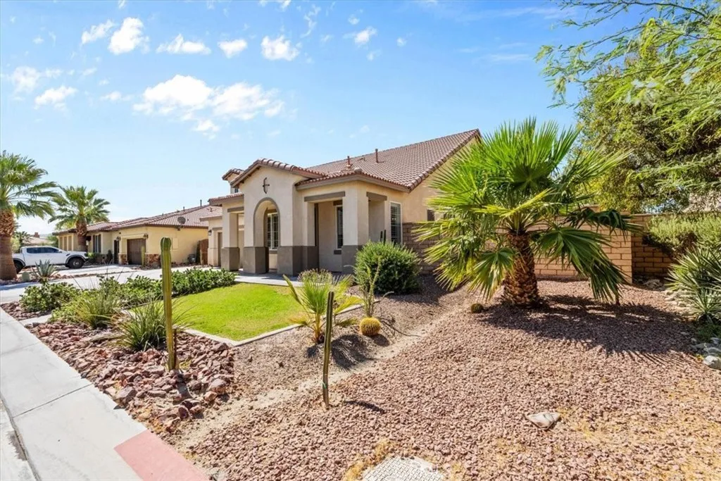79667 Winsford, Indio, CA 92203 - Photo 3 of 47, Indio, CA