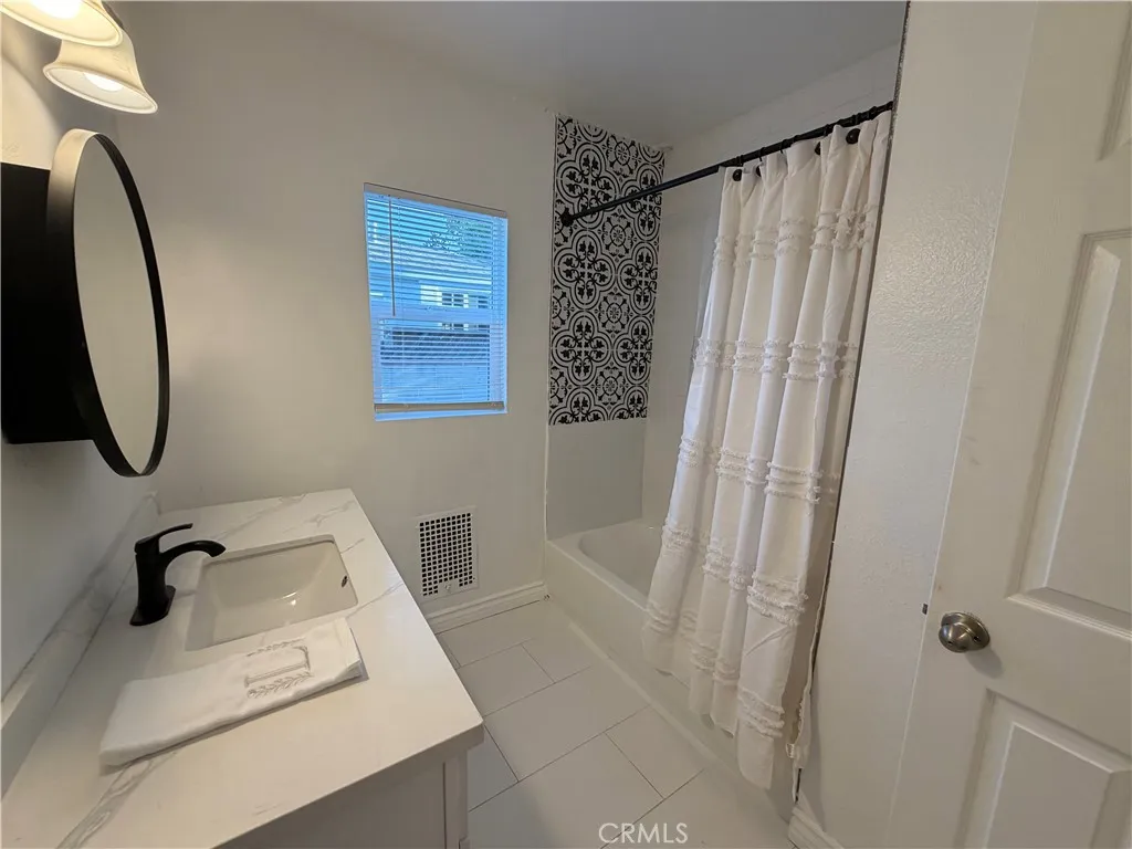 5445 Cartwright, Los Angeles, CA 91601 - Photo 5 of 28, Los Angeles, CA
