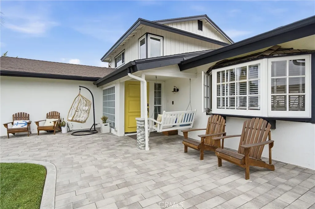 8021 Sunset Circle, Huntington Beach, CA 92646 - Photo 4 of 37, Huntington Beach, CA