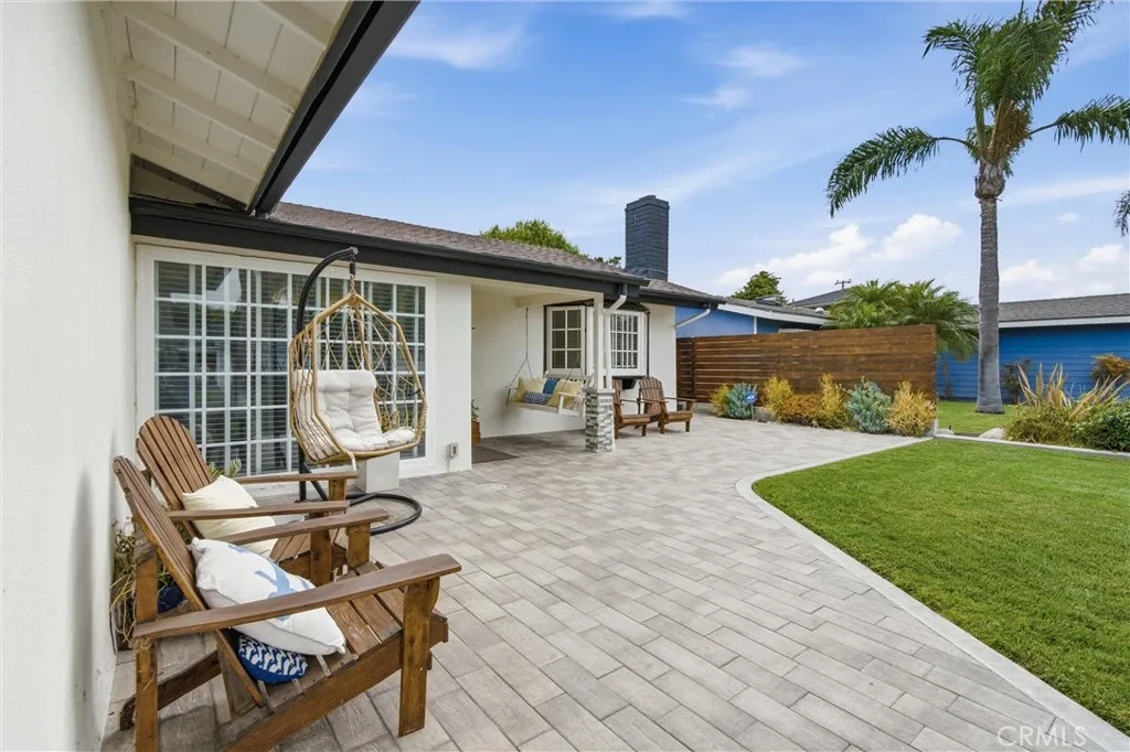 8021 Sunset Circle, Huntington Beach, CA 92646 - Photo 5 of 37, Huntington Beach, CA