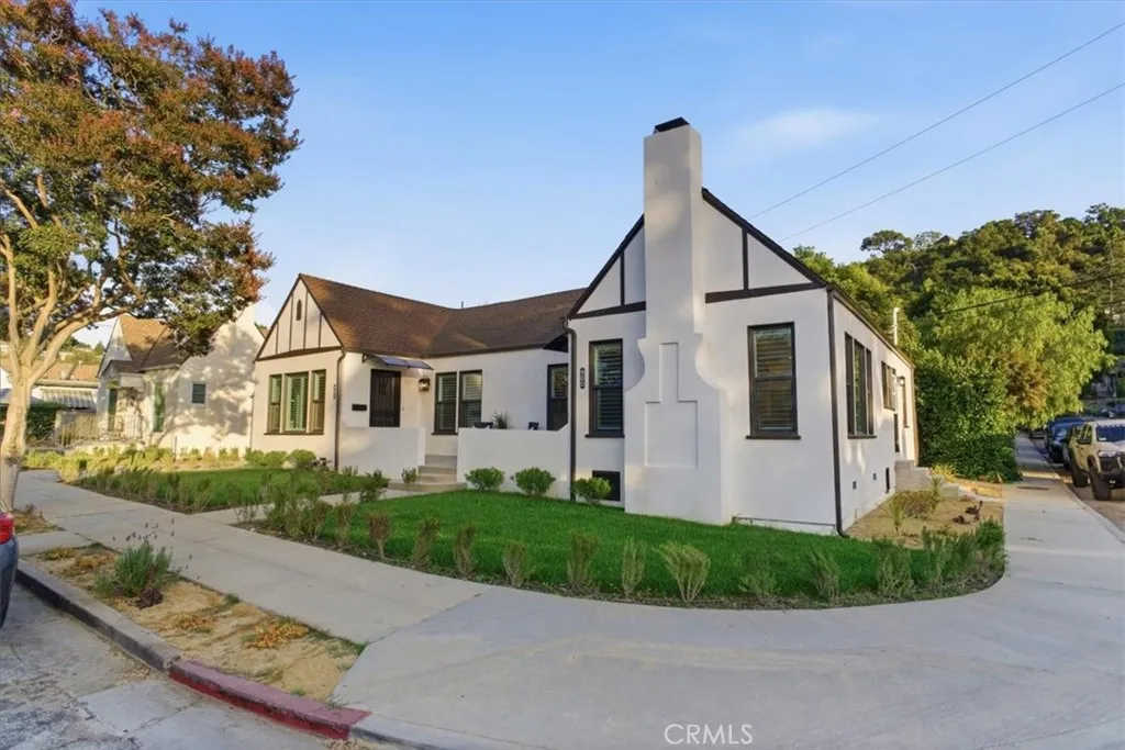 900 Brier Lane, Glendale, CA 91205 - Photo 2 of 25, Glendale, CA