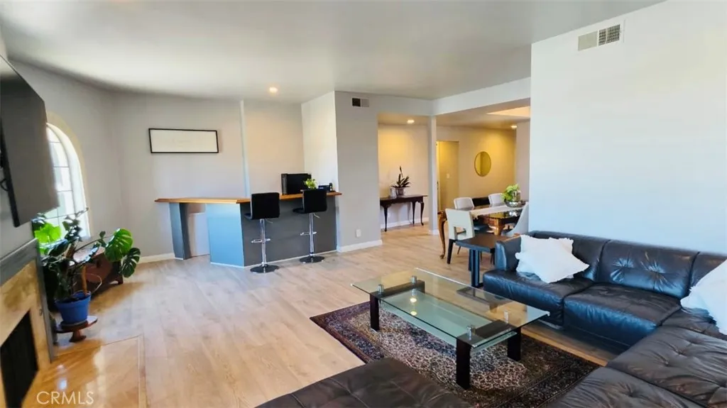 18600 Clark Street Unit 306, Tarzana, CA 91356 - Photo 3 of 13, Tarzana, CA