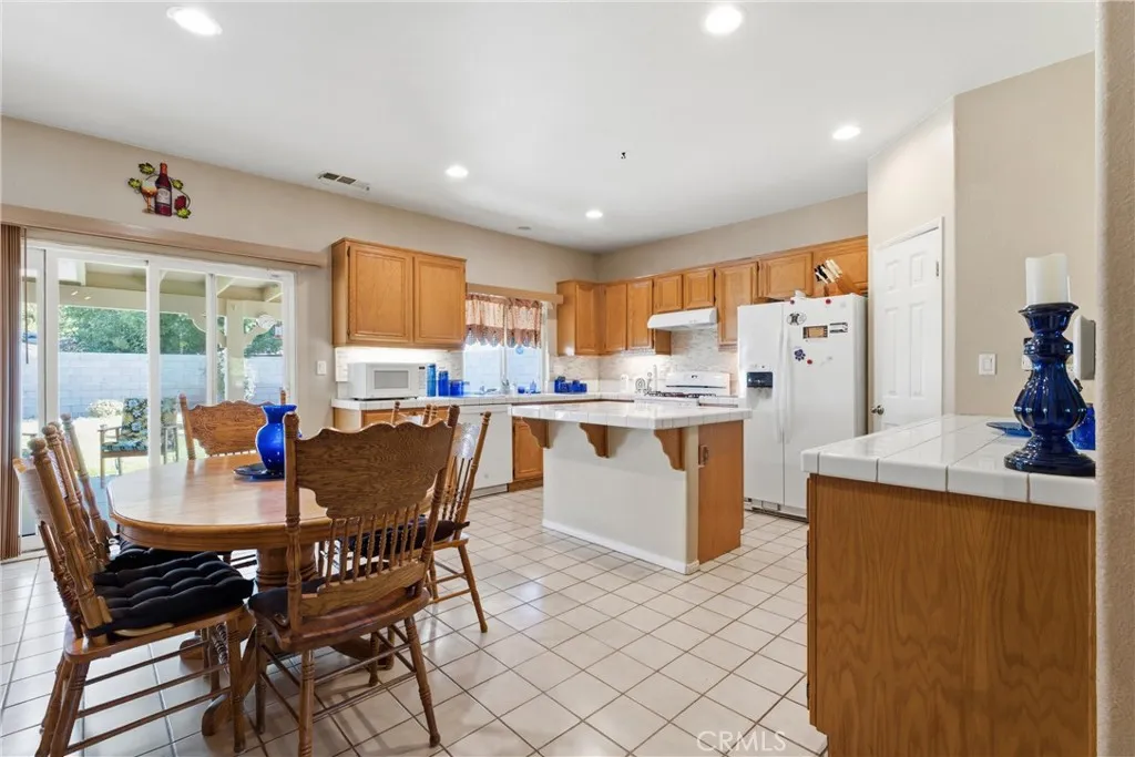 3039 E Avenue K2, Lancaster, CA 93535 - Photo 5 of 21, Lancaster, CA