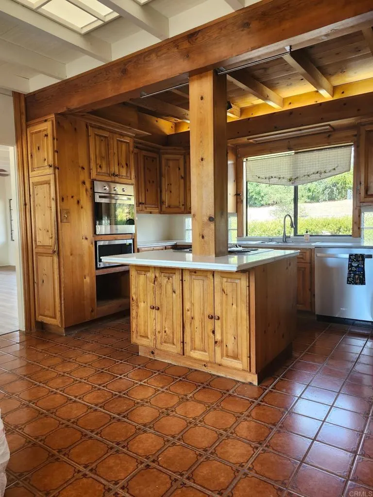 231 S Stage Coach Lane, Fallbrook, CA 92028 - Photo 2 of 5, Fallbrook, CA