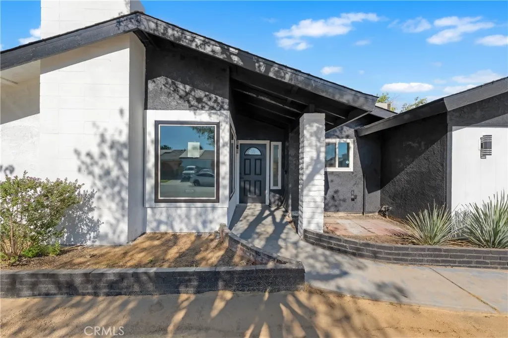 44934 Hanstead, Lancaster, CA 93535 - Photo 2 of 41, Lancaster, CA
