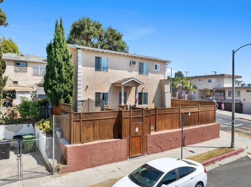 1686 S Rimpau Boulevard Unit Primary Room, Los Angeles, CA 90019 - Photo 3 of 11, Los Angeles, CA