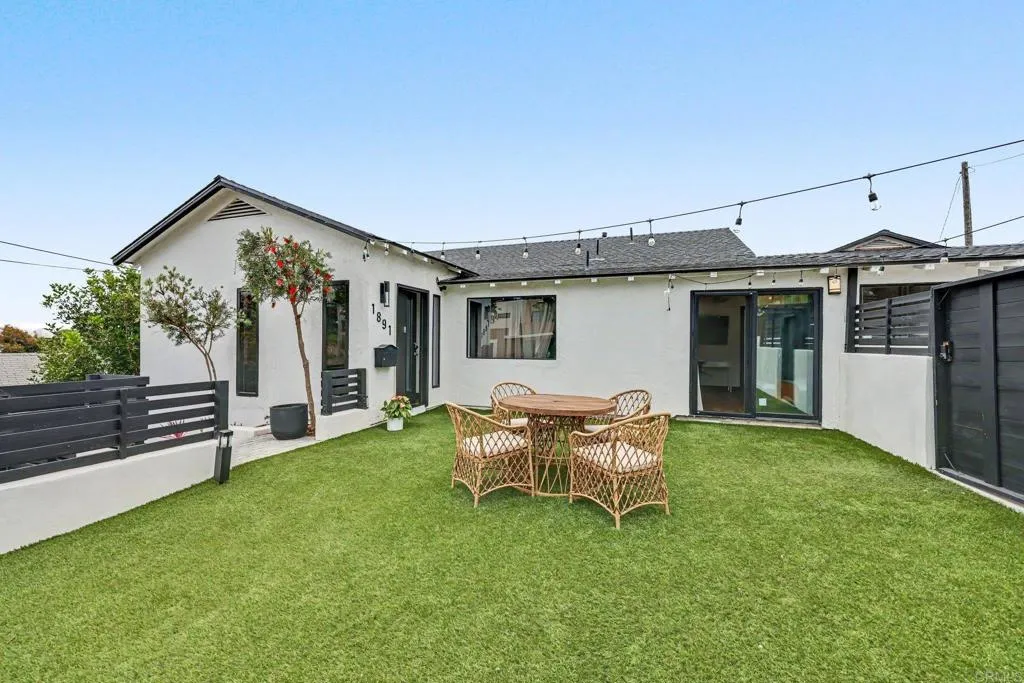 https://cdn.realtyfeed.com/cdn/127/306766392/2cf02d9d1a41720d9d622cbb93855cb6.webp