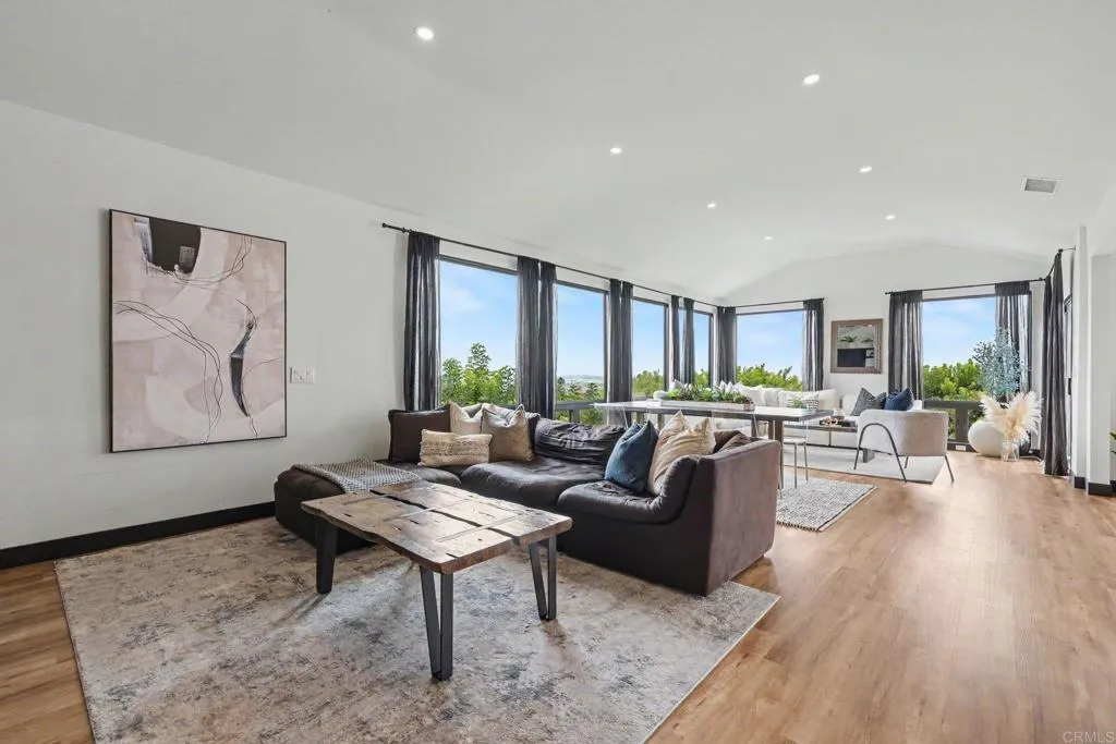 https://cdn.realtyfeed.com/cdn/127/306766392/ce7e19d0b0aff8833e8ad744050d426d.webp