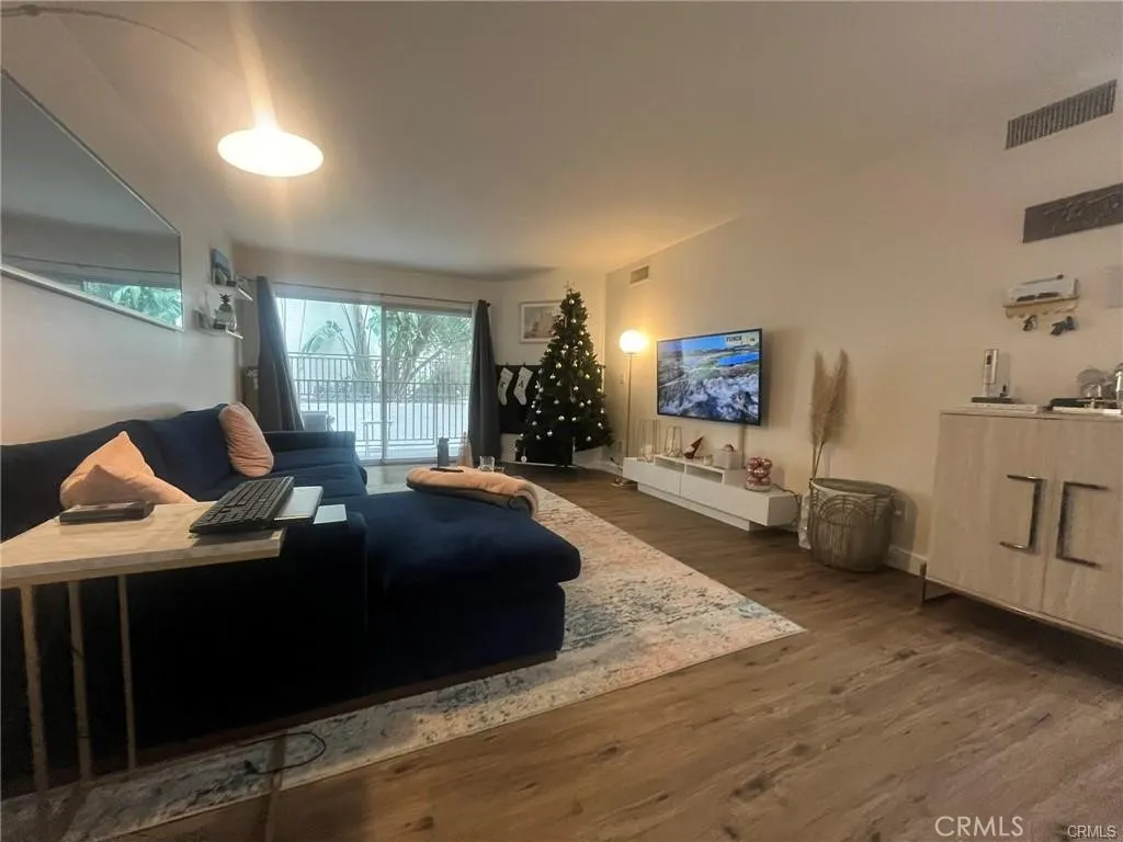1230 Horn Unit 417, West Hollywood, CA 90069 - Photo 3 of 23, West Hollywood, CA
