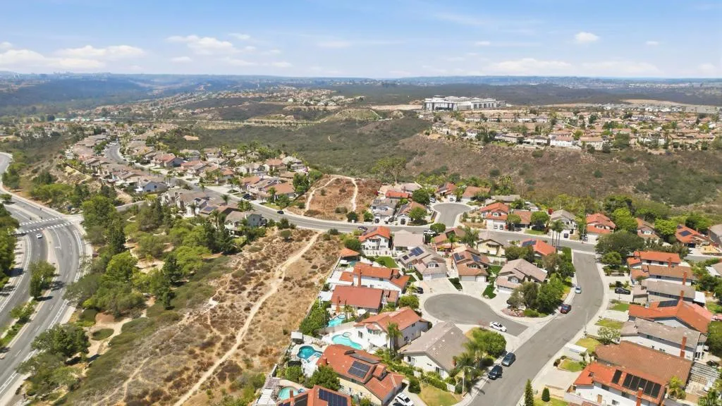 https://cdn.realtyfeed.com/cdn/127/306766428/26fbe390c52474a41d893501ccc75822.webp