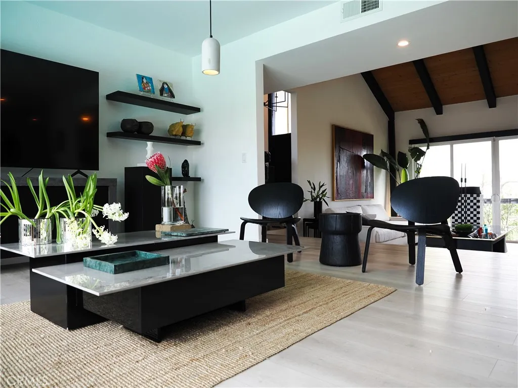 5177 Medina Road, Woodland Hills, CA 91364 - Photo 4 of 33, Woodland Hills, CA