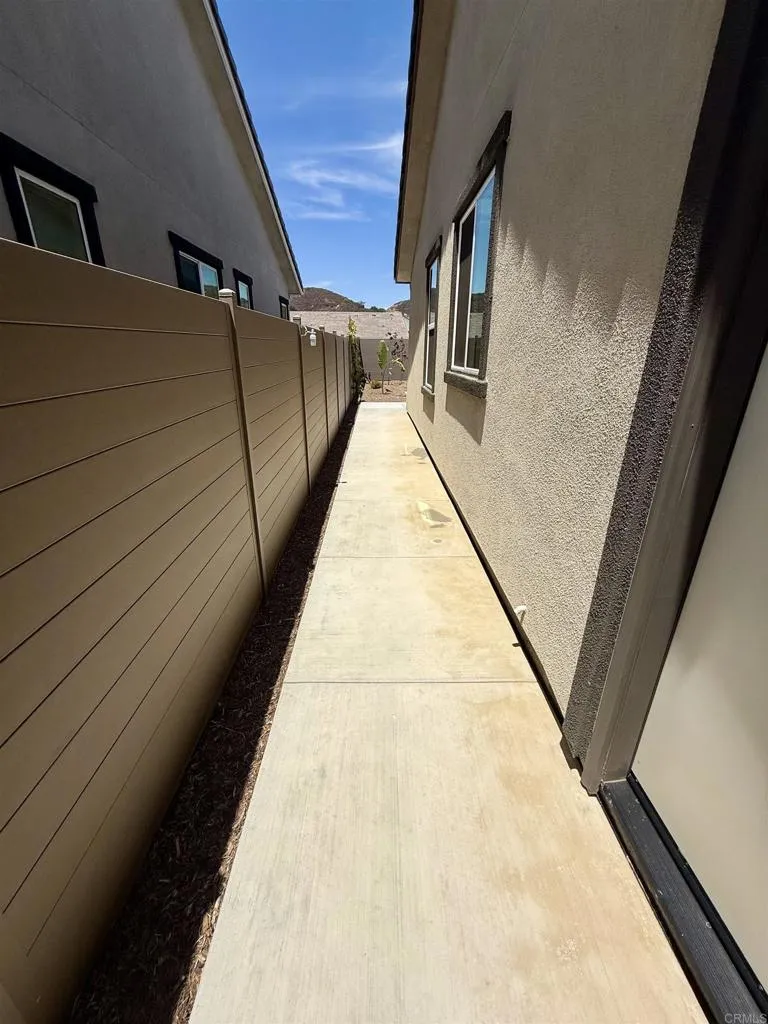 https://cdn.realtyfeed.com/cdn/127/306766450/02ee3424ae52352aa5ca29aa5dc1b31d.webp