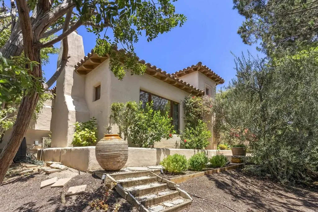 https://cdn.realtyfeed.com/cdn/127/306766465/58c53d83ce7dc046a379959d7f8abb54.webp