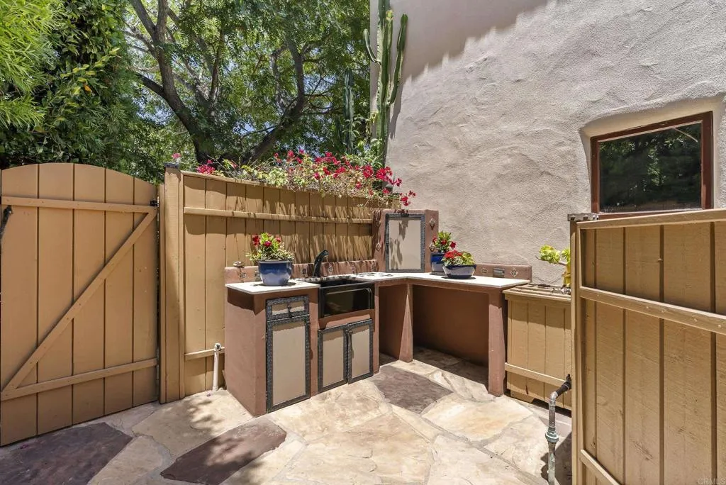https://cdn.realtyfeed.com/cdn/127/306766465/8d2ebc43705a7411fa762f135f055052.webp