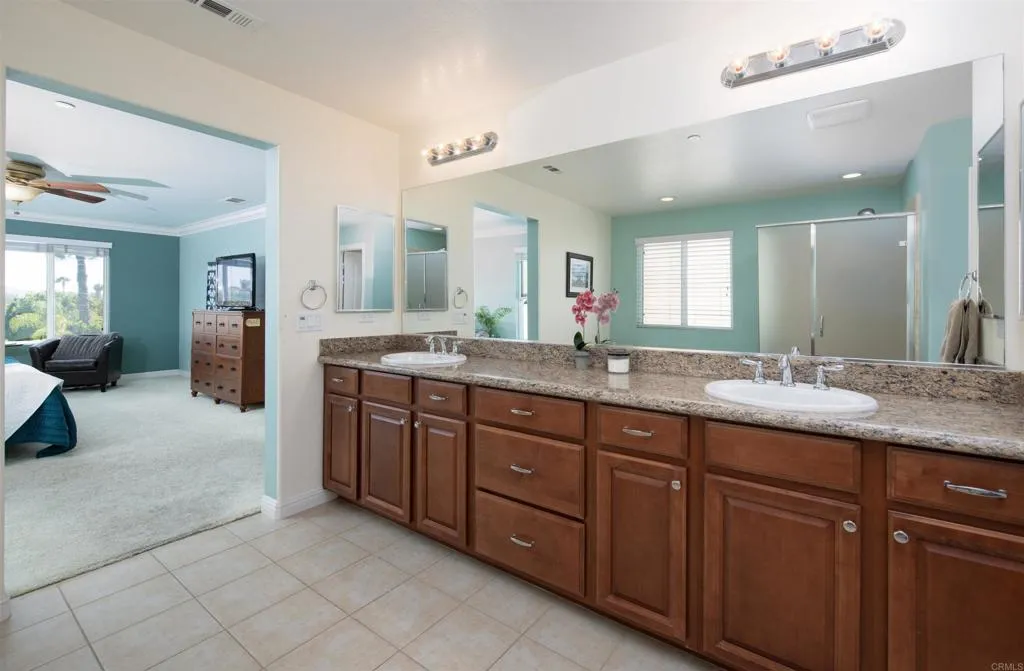 https://cdn.realtyfeed.com/cdn/127/306766472/2e2b0cdd1c54f157db2780542c1224b9.webp