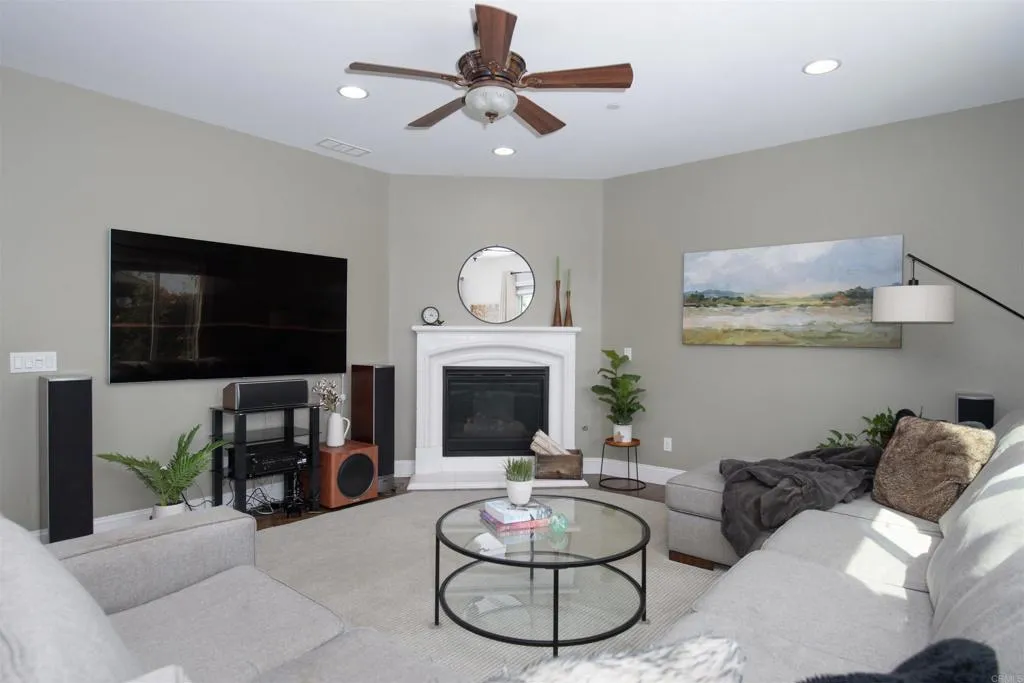 https://cdn.realtyfeed.com/cdn/127/306766472/8ac6347f758168f9673d4d28d2fda9ee.webp