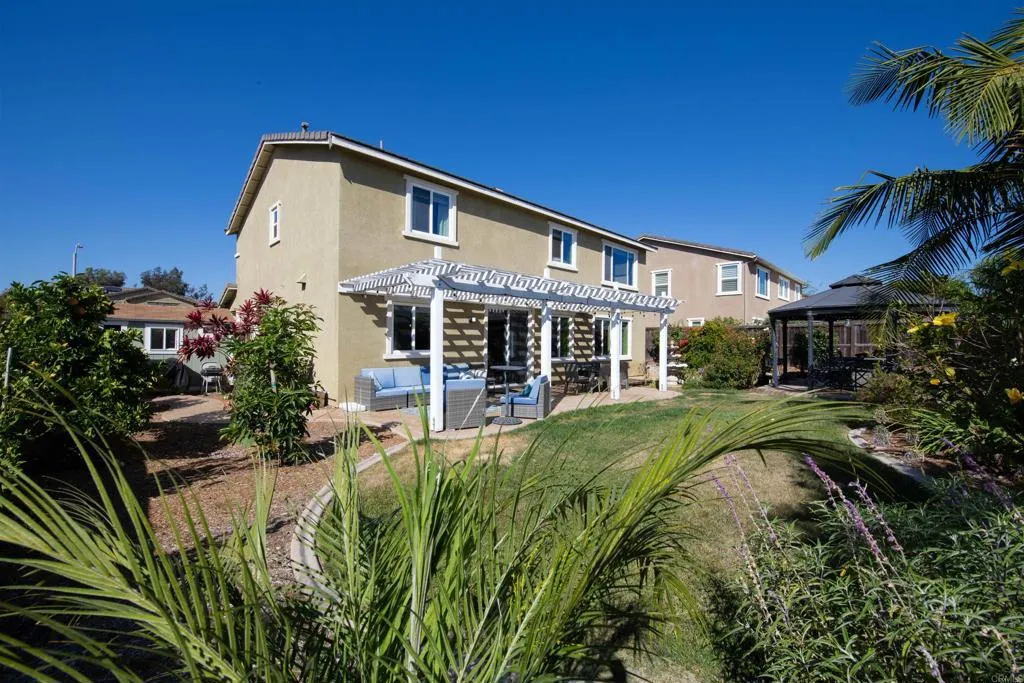 https://cdn.realtyfeed.com/cdn/127/306766472/beec6caa806723f211146bb09b2603d5.webp