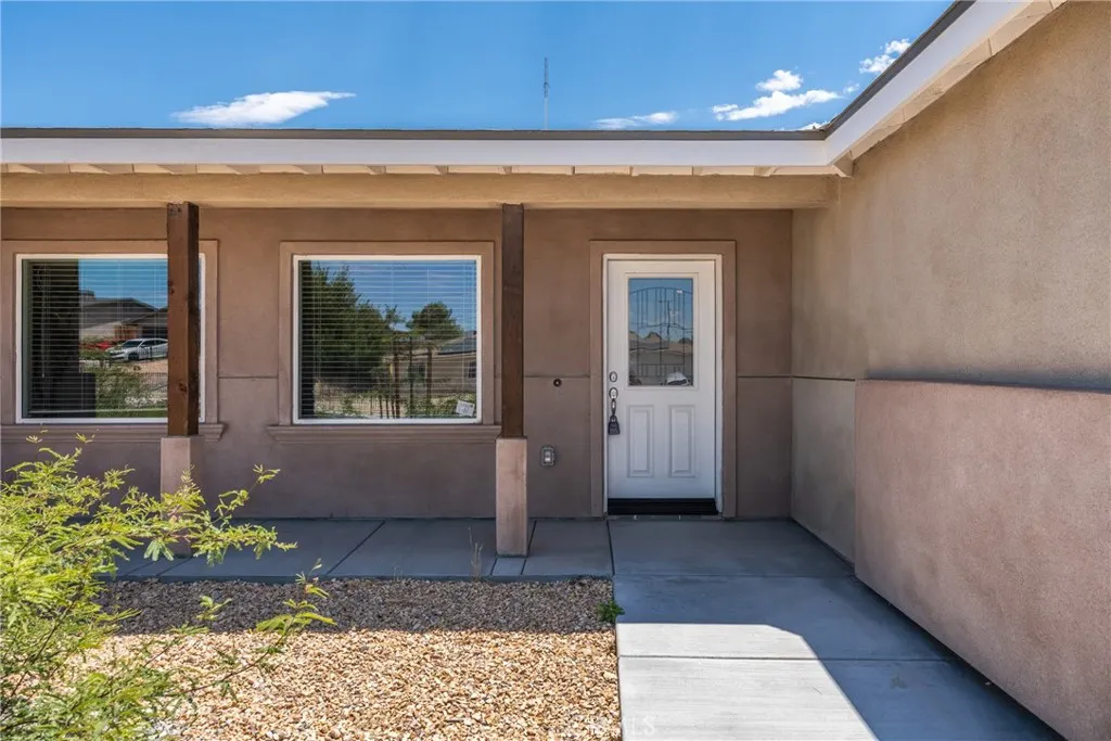 16105 Tawney Ridge, Victorville, CA 92394 - Photo 4 of 26, Victorville, CA