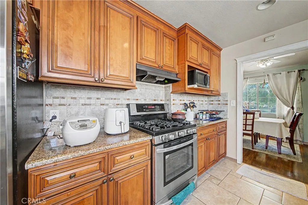 925 W Maplewood, Fullerton, CA 92832 - Main photo, Fullerton, CA