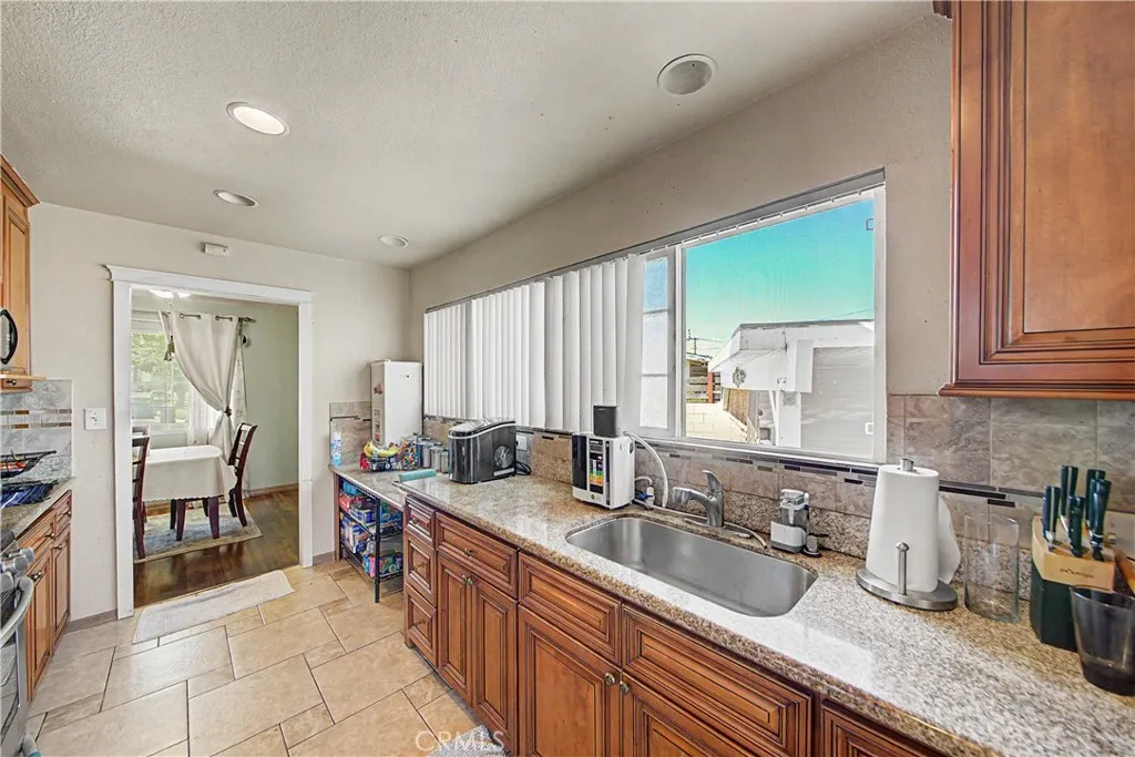925 W Maplewood, Fullerton, CA 92832 - Photo 2 of 34, Fullerton, CA