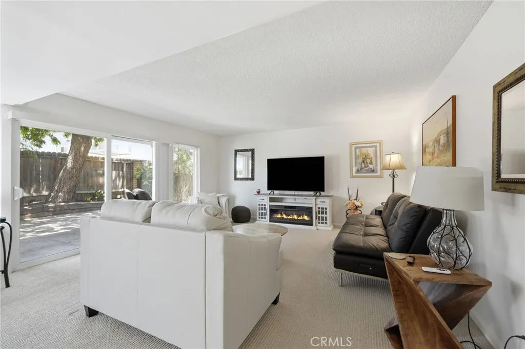 2558 Seahorse Avenue, Ventura, CA 93001 - Photo 5 of 41, Ventura, CA