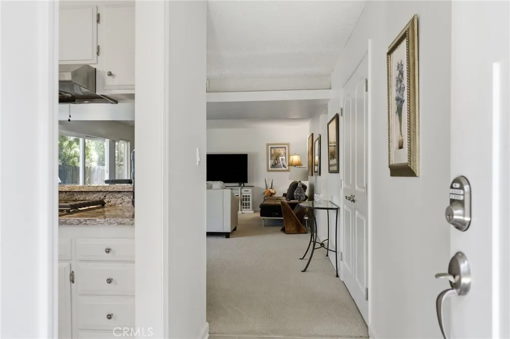 2558 Seahorse Avenue, Ventura, CA 93001 - Photo 4 of 41, Ventura, CA