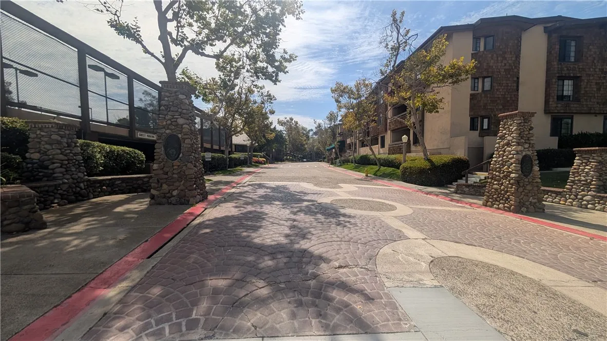 https://cdn.realtyfeed.com/cdn/127/306766586/136f50c907b83f98ad4f2e9843b1b6d4.webp