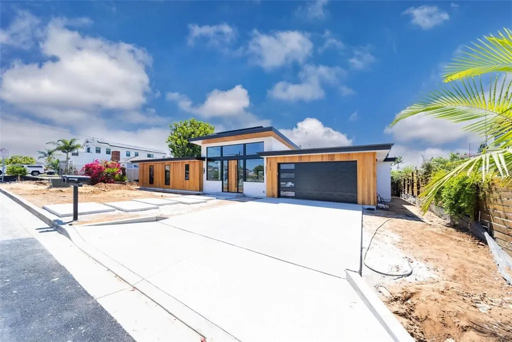 https://cdn.realtyfeed.com/cdn/127/306766593/7ac39085501fea7f9cbdb5e4b3f3fd97.webp