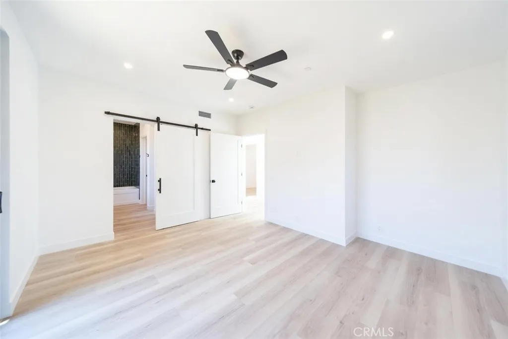 https://cdn.realtyfeed.com/cdn/127/306766593/90ae91a436bbd6808ef0b8a2358df36b.webp