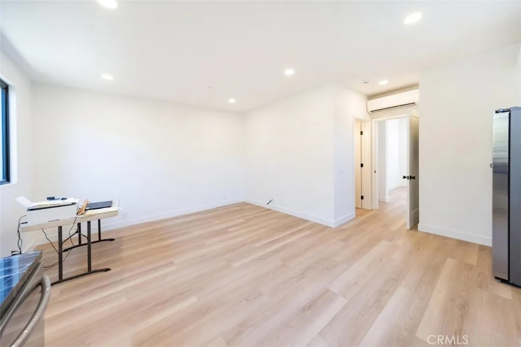 https://cdn.realtyfeed.com/cdn/127/306766593/b0f6d85f10f4c559e01f69986684344e.webp