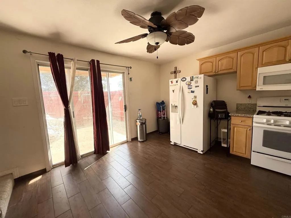 https://cdn.realtyfeed.com/cdn/127/306766603/035af863b615e341cb12ae0590a98244.webp