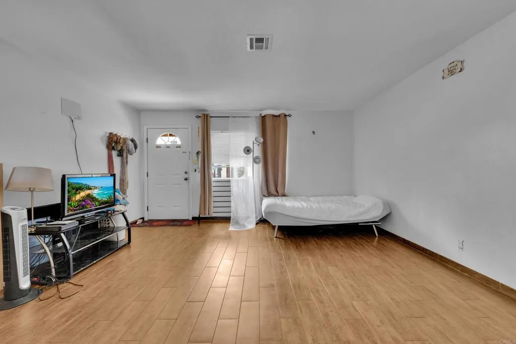 https://cdn.realtyfeed.com/cdn/127/306766603/29b41e1da7bcd8b34e2bdfa2515b1712.webp