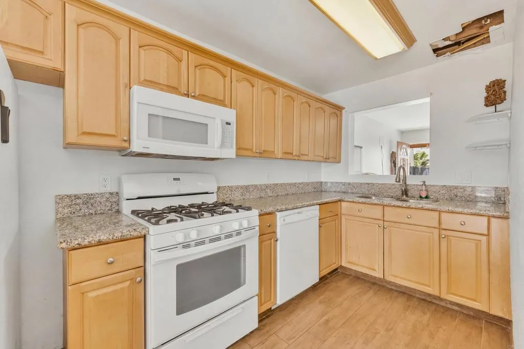 https://cdn.realtyfeed.com/cdn/127/306766603/33347f8f377643d74cce48f8d182a8cf.webp