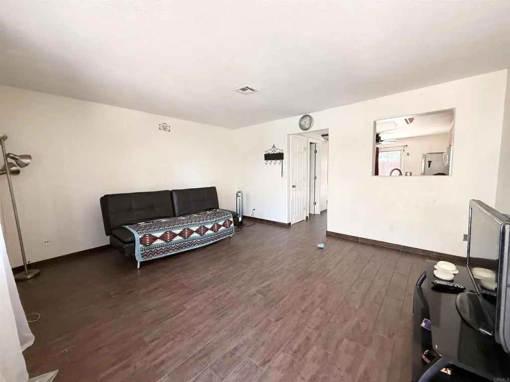 https://cdn.realtyfeed.com/cdn/127/306766603/879cc9751feba769574f5f7714143b23.webp