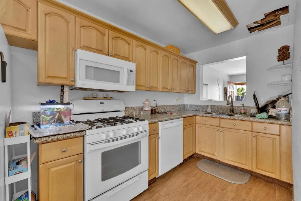 https://cdn.realtyfeed.com/cdn/127/306766603/8b3af8321cfe00a47fb37f132ccb4ebd.webp