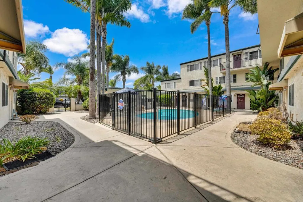 https://cdn.realtyfeed.com/cdn/127/306766603/ab177ae18e439aa761a65d1199321245.webp