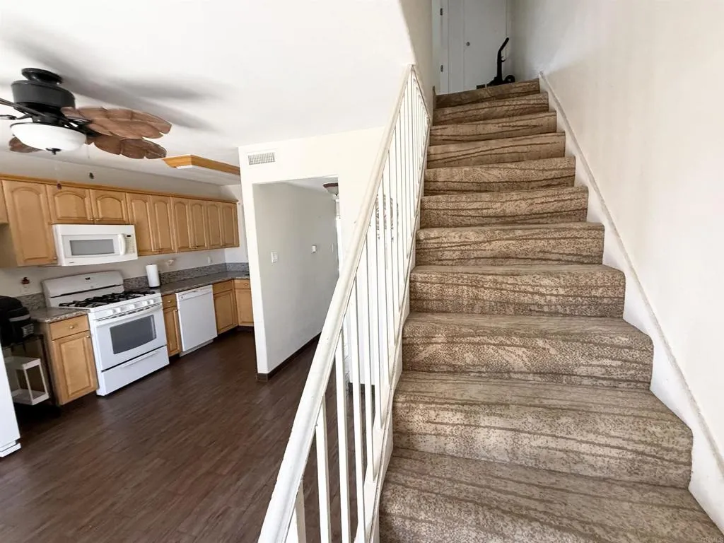https://cdn.realtyfeed.com/cdn/127/306766603/d38335f7888190406c8404ecb2856400.webp